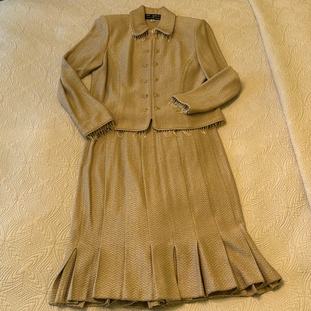 Gold and Cream St John Suit size 6